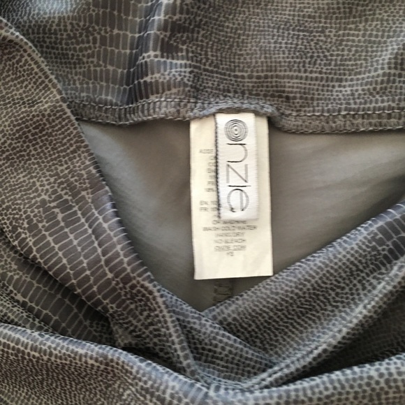 Onzie XS NWOT Snakeskin Mesh - Picture 3 of 4